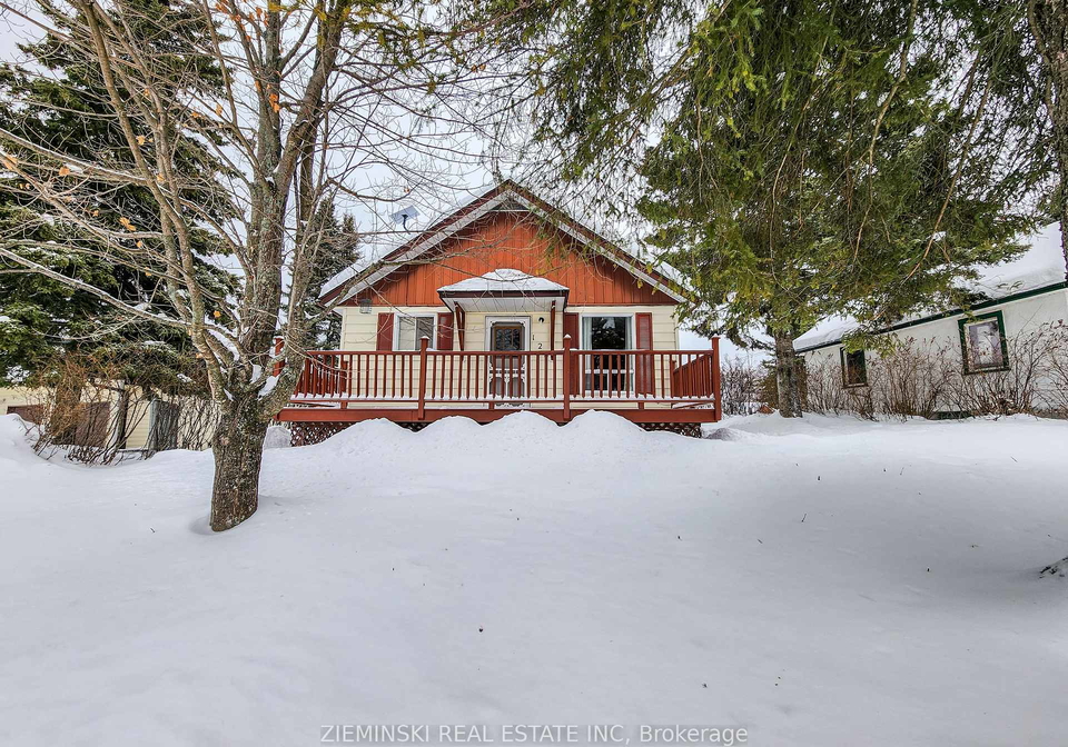 123-picadilly-circle-iroquois-falls-ontario-t12645040