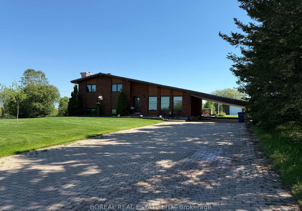 1272-con-2-3-cochrane-ontario-t13100002