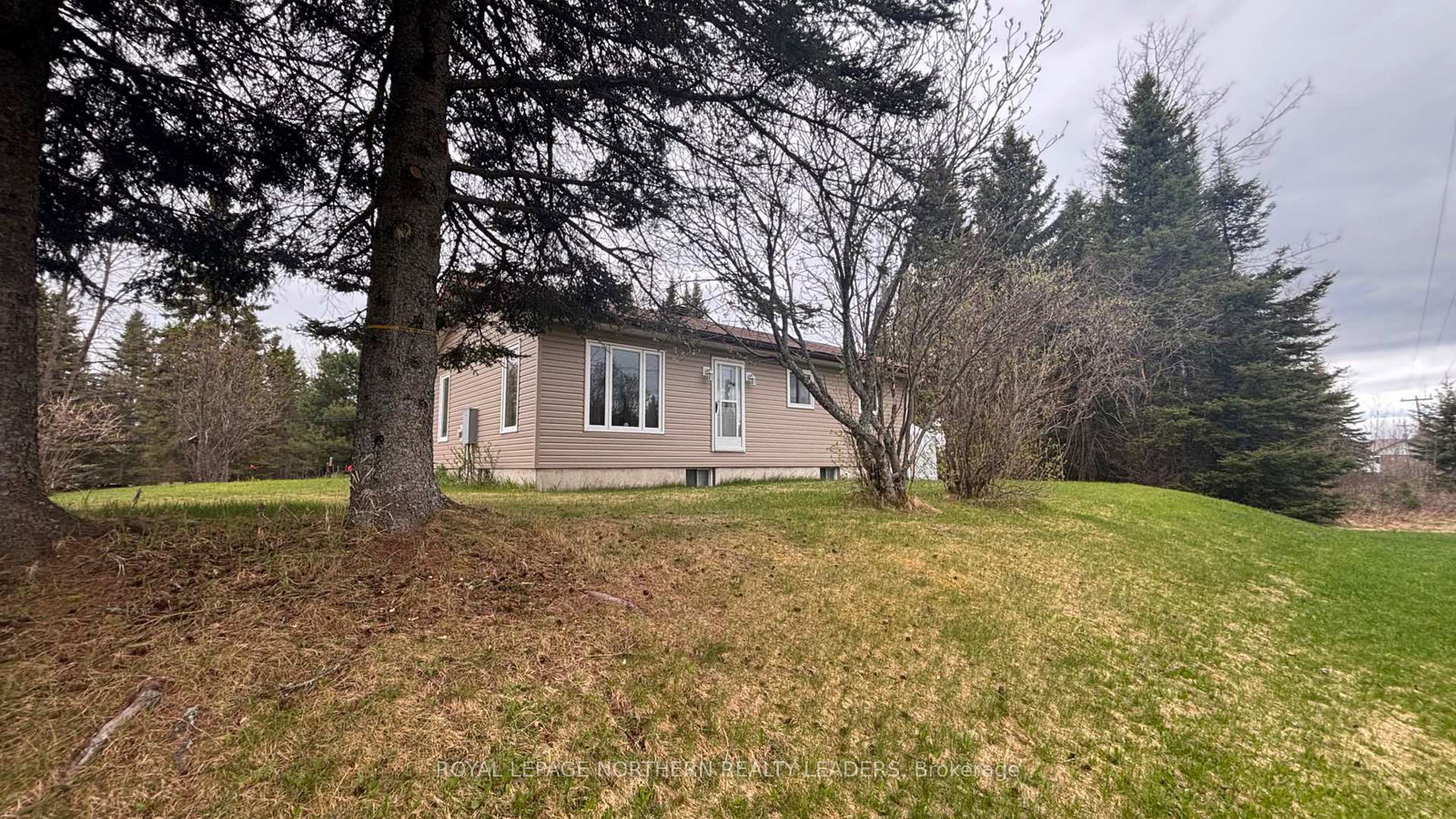 9255-hwy-11-highway-iroquois-falls-ontario-t13176196