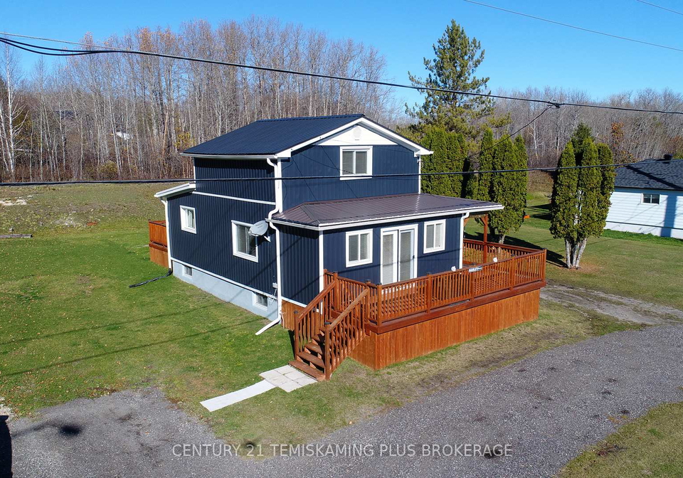374886-11b-highway-cobalt-ontario-t13176782