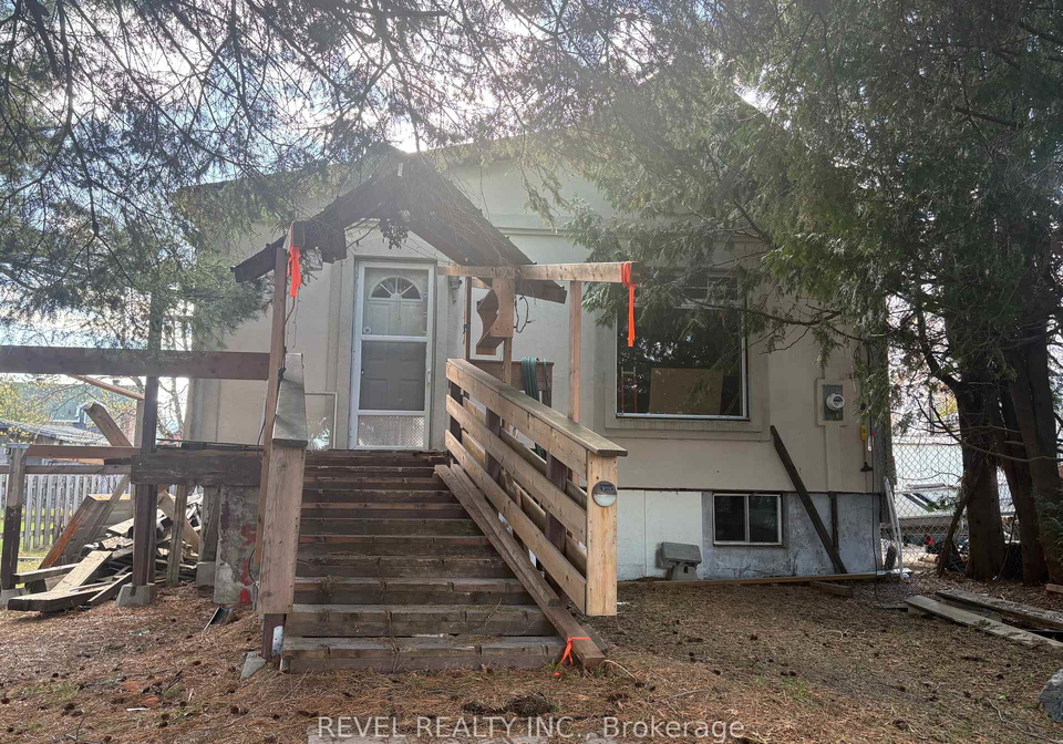 555-spruce-street-s-timmins-ontario-t13203086