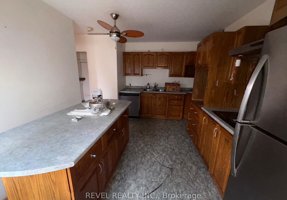 555-spruce-street-s-timmins-ontario-t13203086
