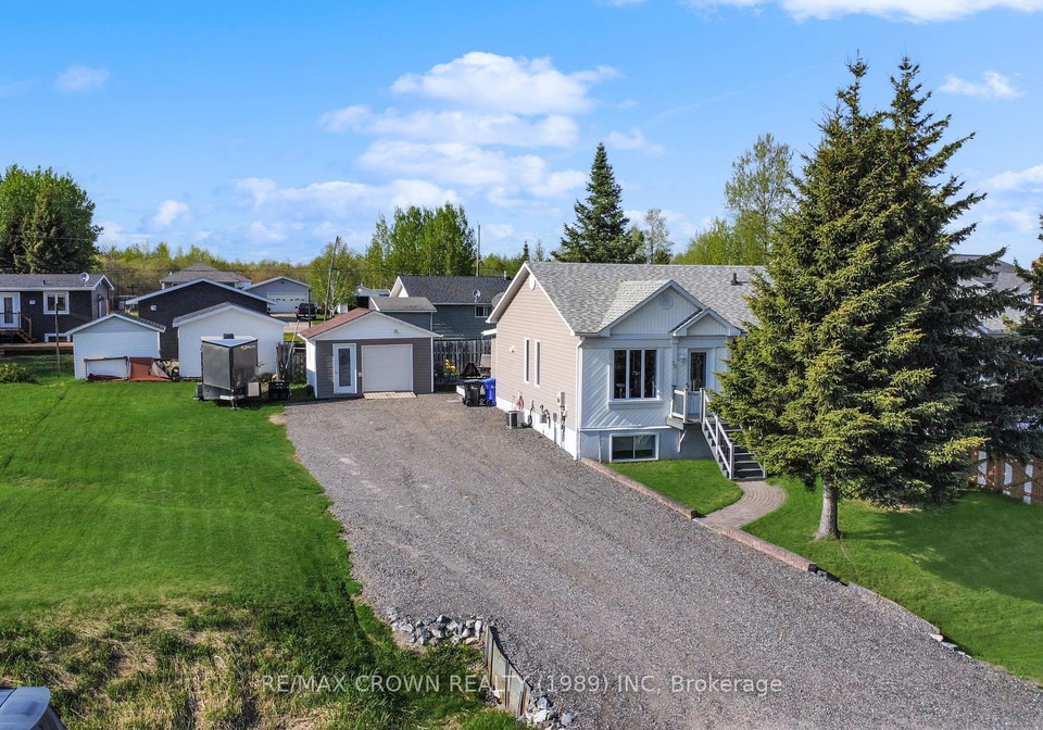 36-bryant-street-hearst-ontario-t13238682