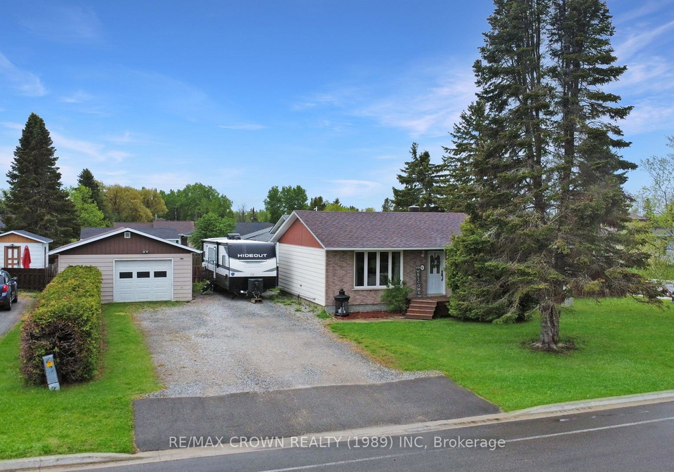 1-pearson-drive-hearst-ontario-t13421330