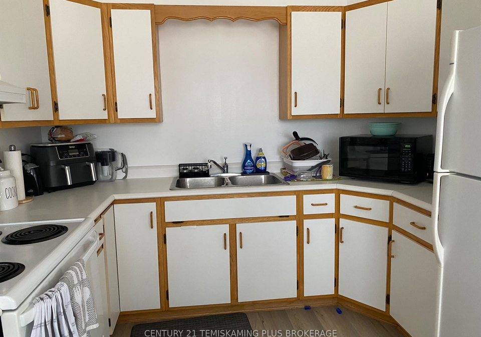 222-whitewood-avenue-temiskaming-shores-ontario-t13533958