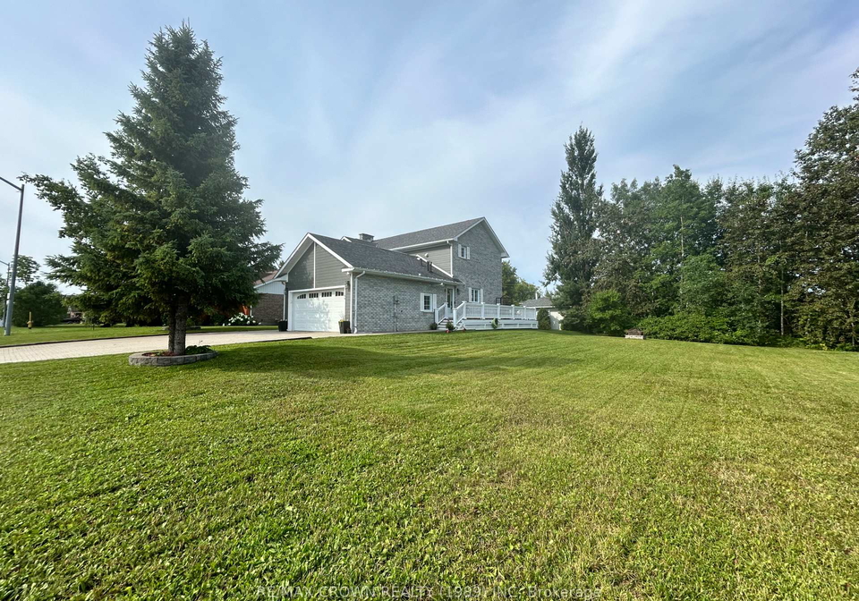 96-98-progress-crescent-kapuskasing-ontario-t13660950
