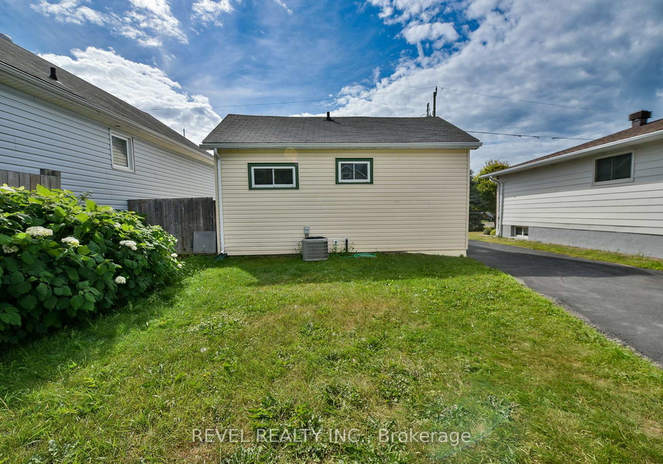 548-cedar-street-s-timmins-ontario-t13691126
