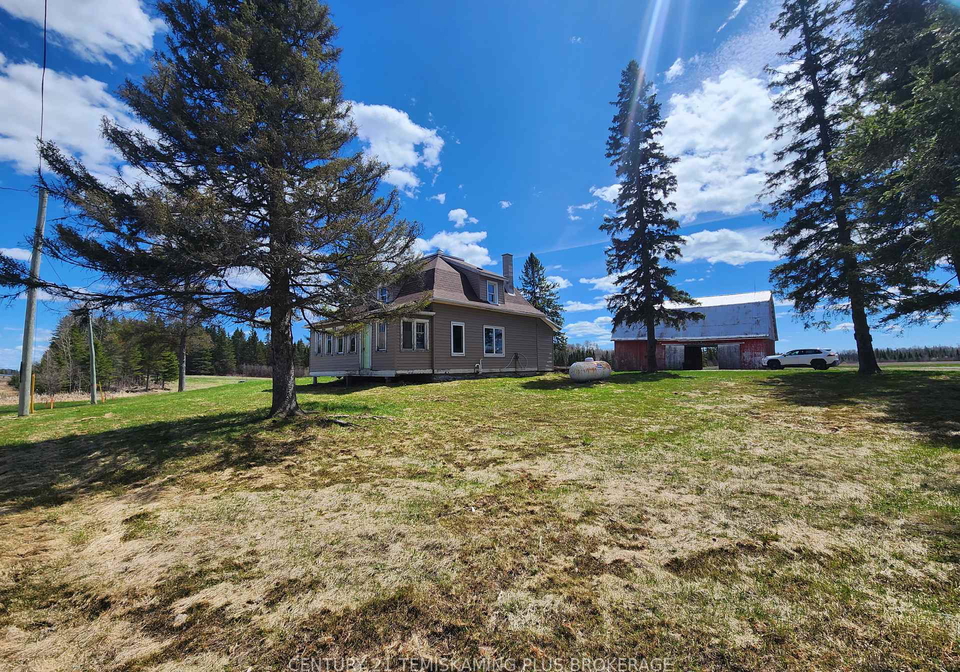 pt-ehalf-nhalf-lt-6-con-4-highway-65-highway-timiskaming-ontario-t13699390