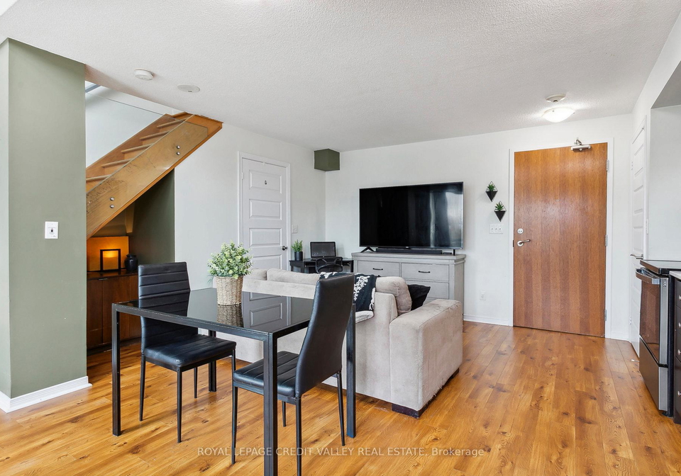 215-queen-street-brampton-ontario-w10440539