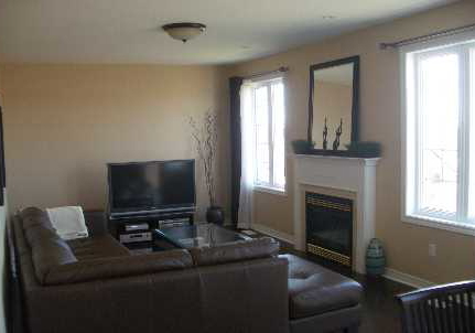 2285-blue-oak-circle-oakville-ontario-w1175374