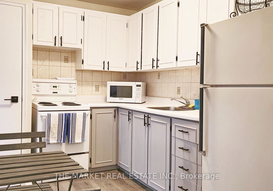 785-browns-line-toronto-ontario-w11899152