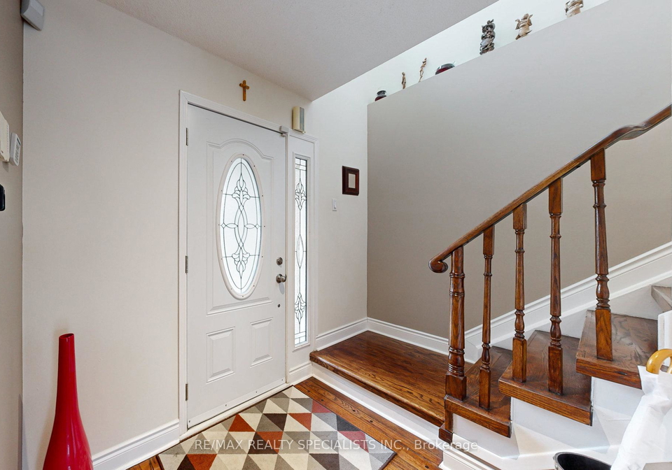 39b-newington-crescent-toronto-ontario-w11912141