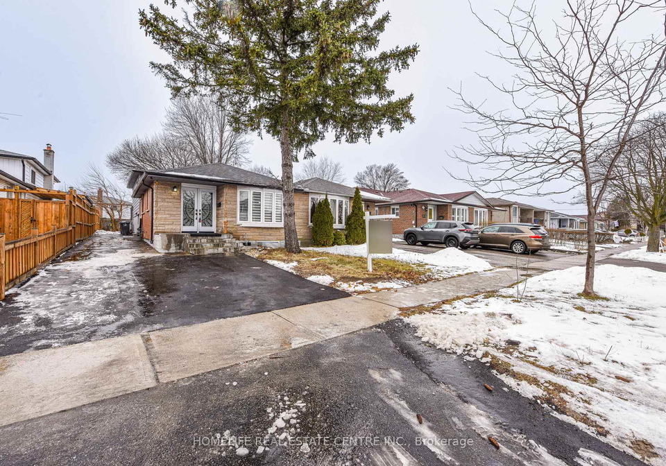 819-eaglemount-crescent-mississauga-ontario-w11930713