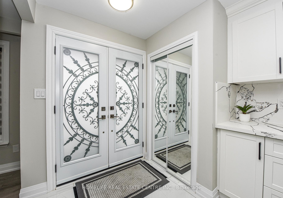 819-eaglemount-crescent-mississauga-ontario-w11930713