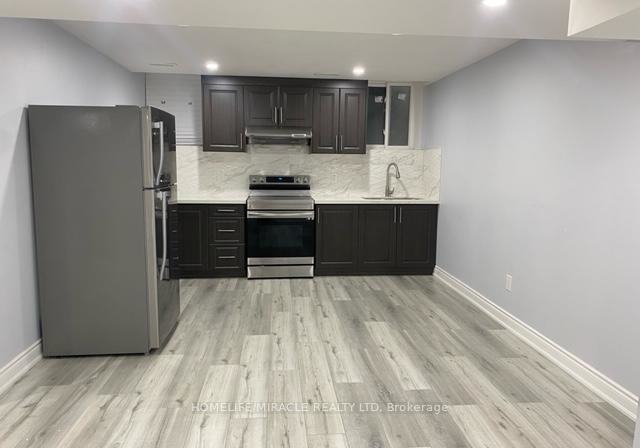 18-vezna-crescent-brampton-ontario-w11964336