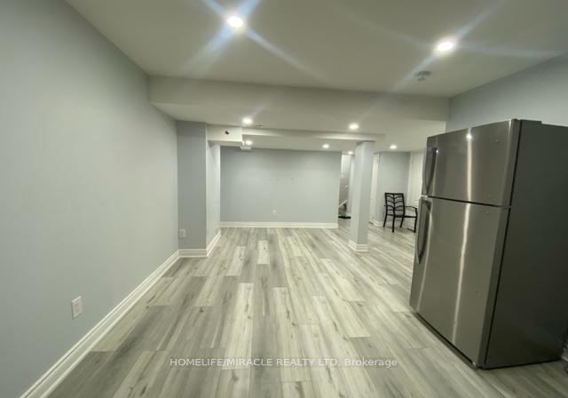 18-vezna-crescent-brampton-ontario-w11964336