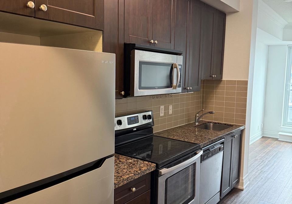 1060-sheppard-avenue-york-ontario-w11969564