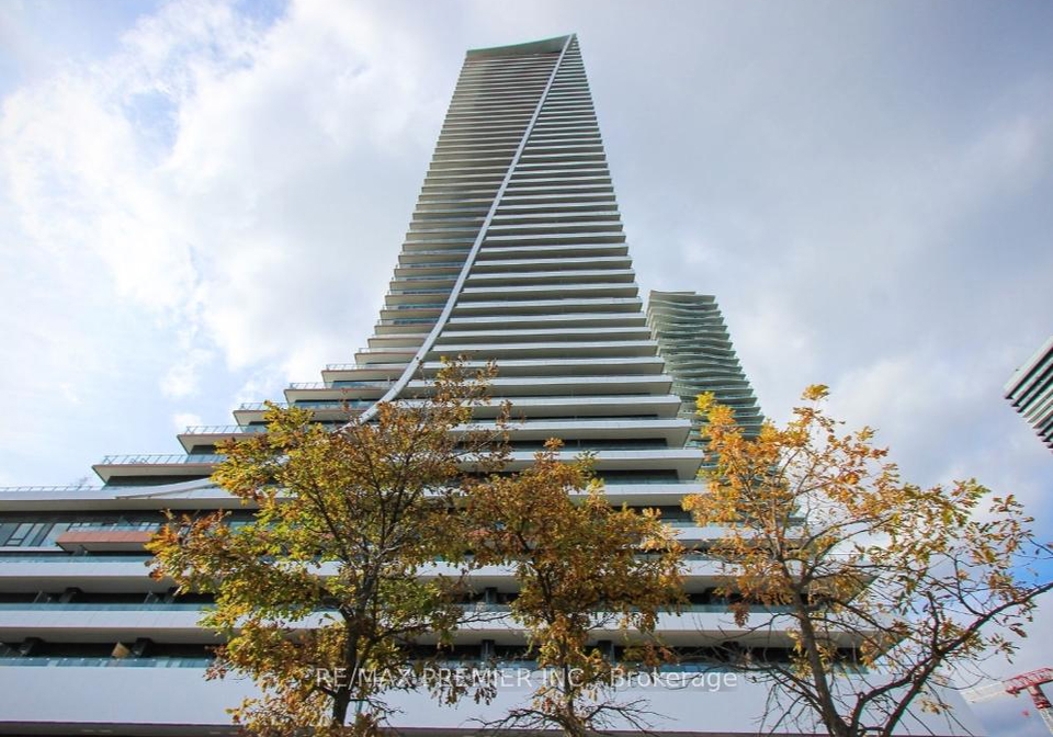 30-shore-breeze-drive-etobicoke-ontario-w11969655