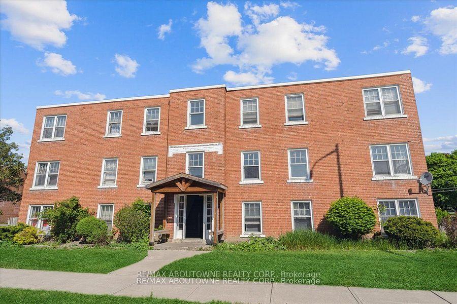 133-north-service-road-e-oakville-ontario-w11970060