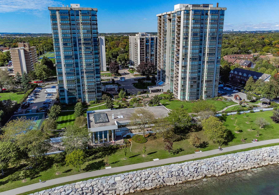 2170-marine-drive-oakville-ontario-w11977389