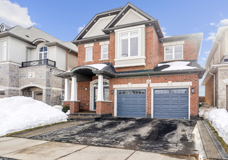 70-masken-circle-brampton-ontario-w11993039