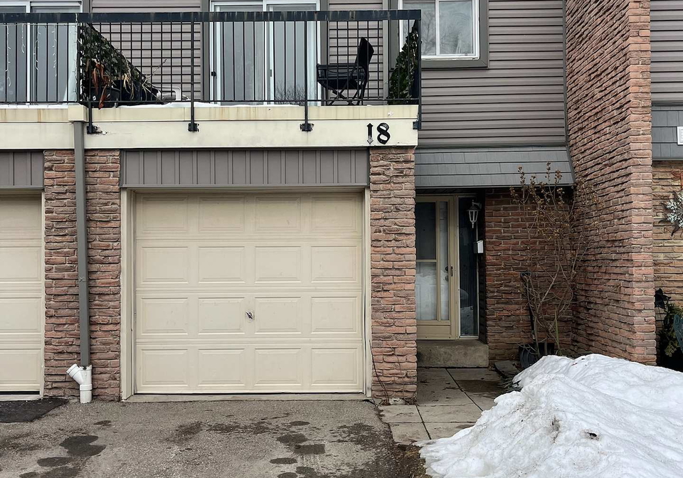2315-bromsgrove-road-mississauga-ontario-w11997627