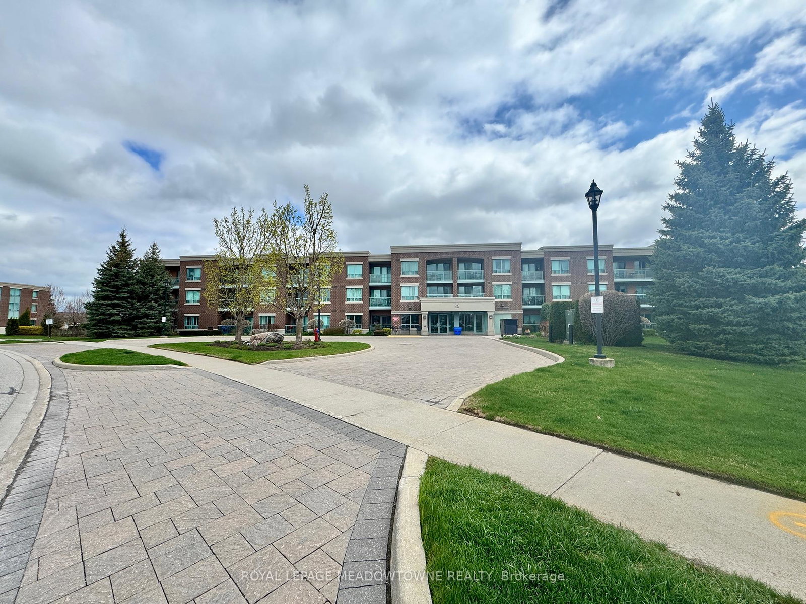 35-via-rosedale-way-brampton-ontario-w12006792