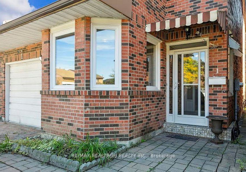 1-saraband-street-etobicoke-ontario-w12011433