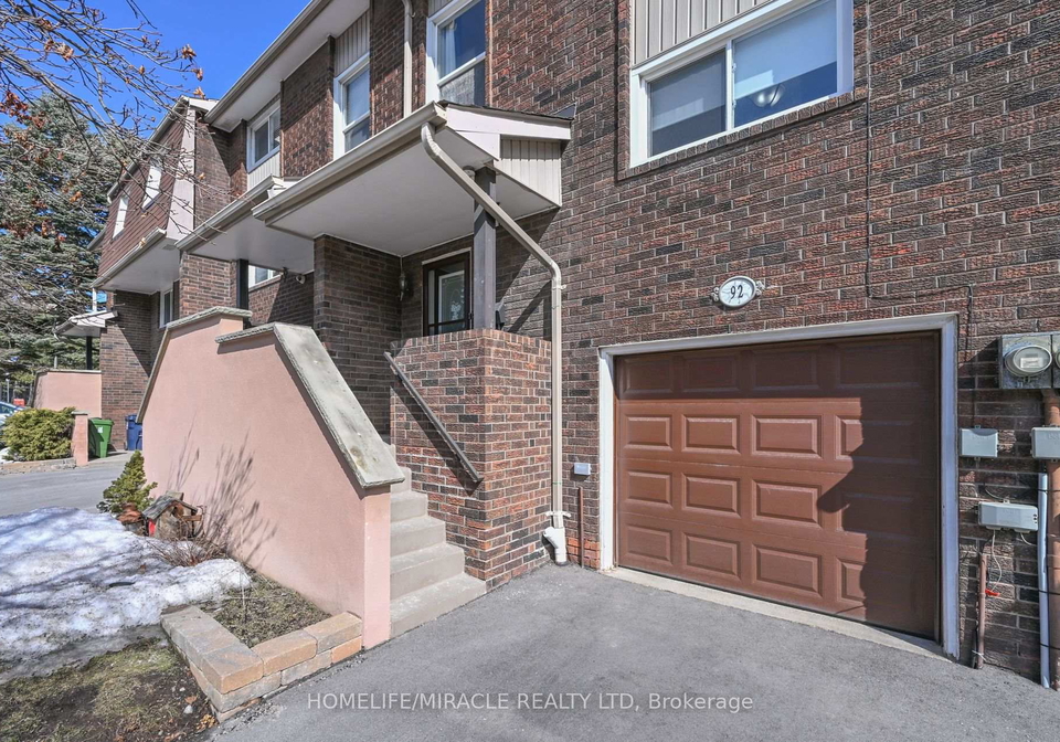 92-permfield-path-etobicoke-ontario-w12013174