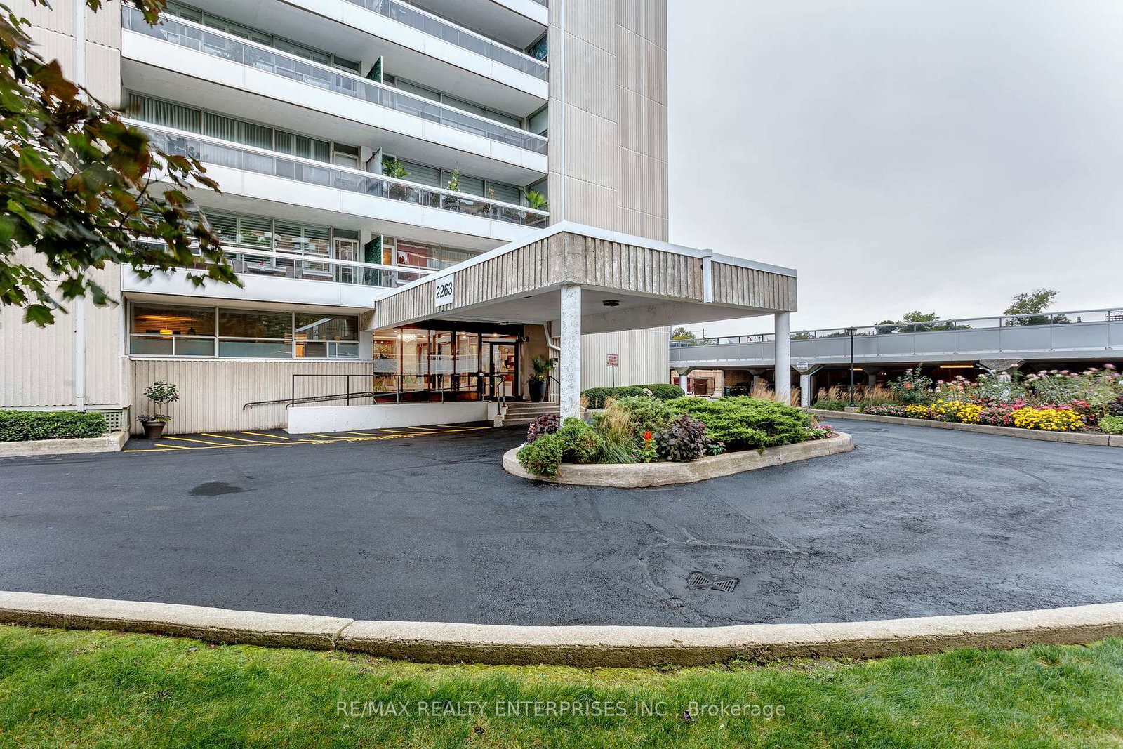 2263-marine-drive-oakville-ontario-w12015761