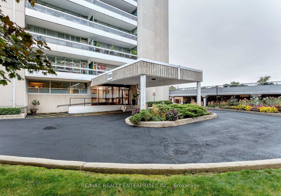 2263-marine-drive-oakville-ontario-w12015761