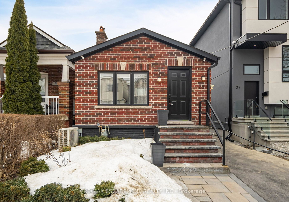 25-belgravia-avenue-north-york-ontario-w12016425