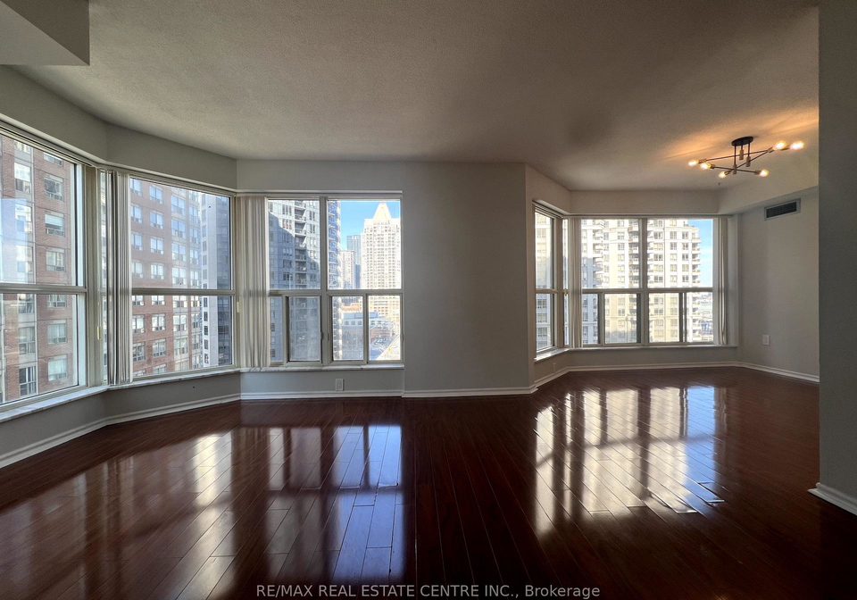 325-webb-drive-n-mississauga-ontario-w12020243