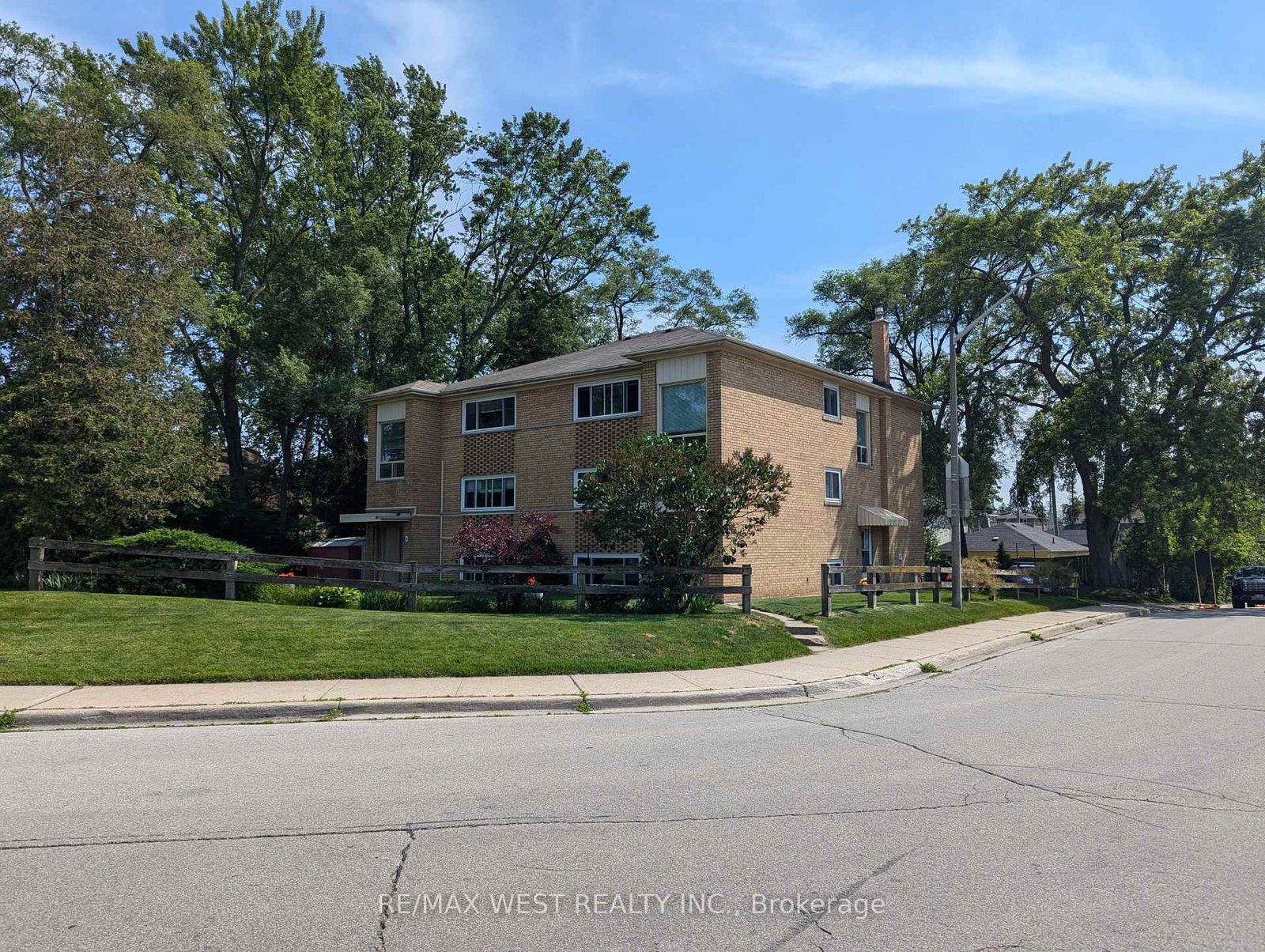 50-52-peter-street-n-mississauga-ontario-w12030756
