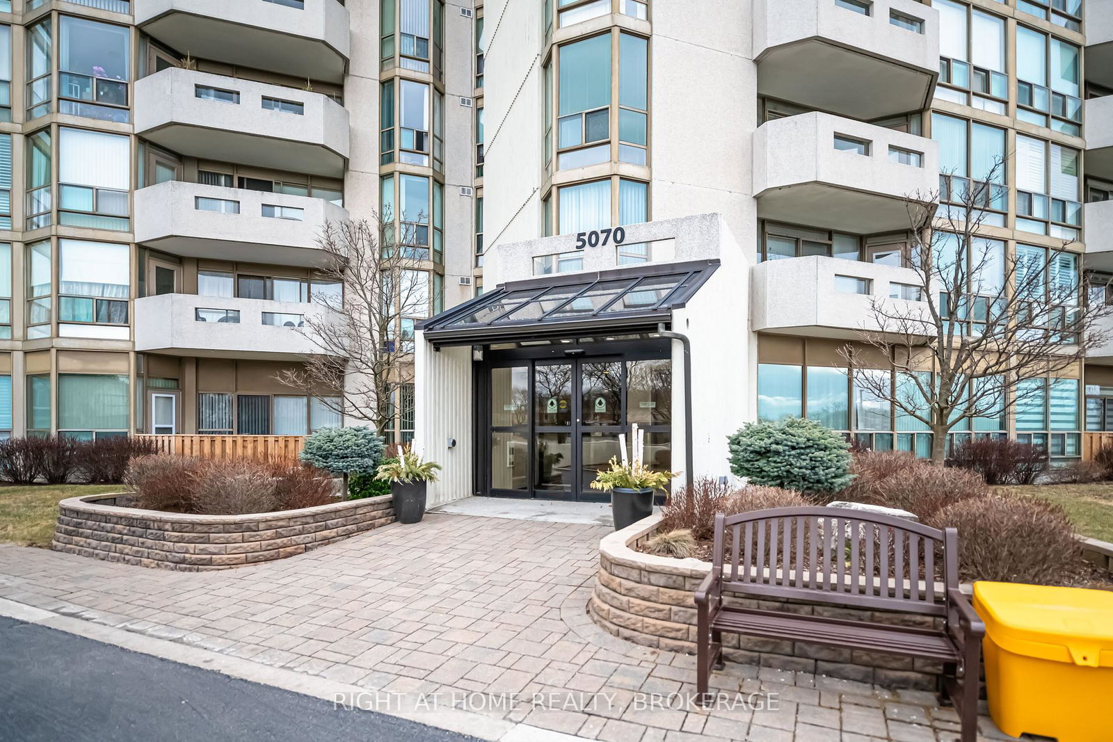 5070-pinedale-avenue-burlington-ontario-w12035359