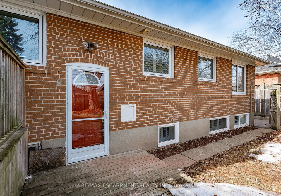 421-seaton-drive-oakville-ontario-w12053948