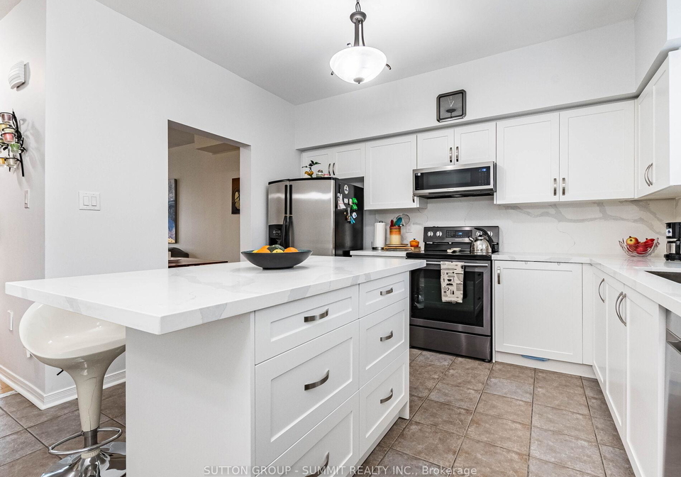7155-magistrate-terrace-mississauga-ontario-w12067356