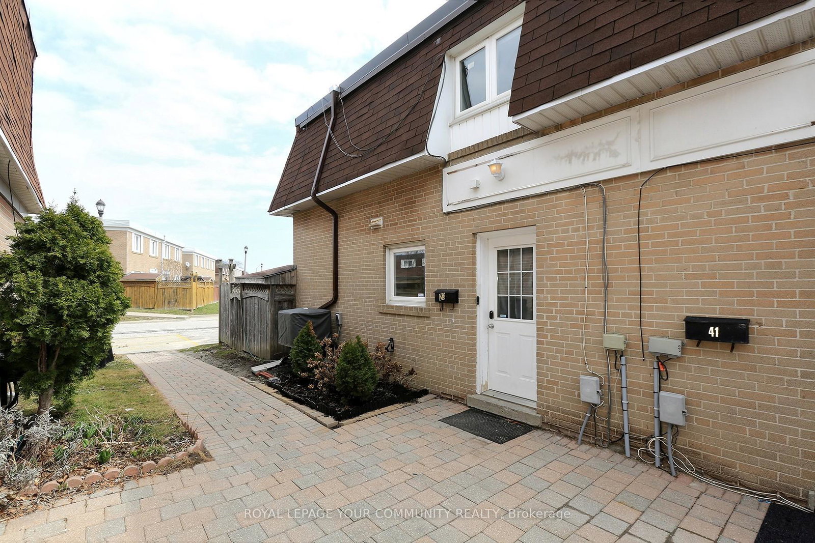23-town-house-crescent-brampton-ontario-w12072353
