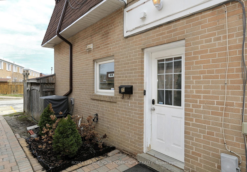 23-town-house-crescent-brampton-ontario-w12072353
