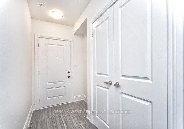 2088-queensborough-gate-mississauga-ontario-w12074180