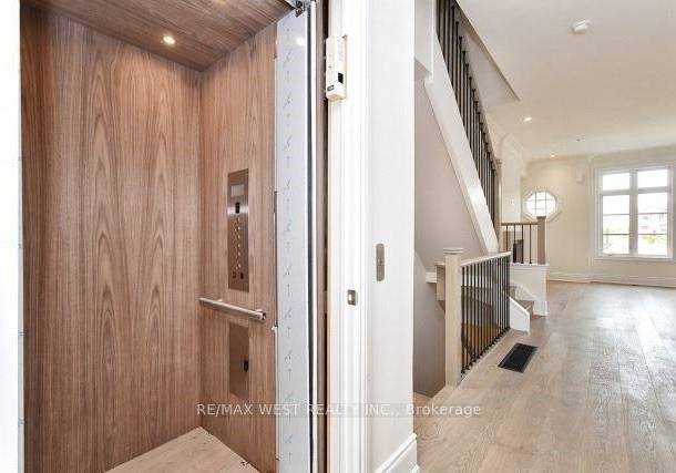 2088-queensborough-gate-mississauga-ontario-w12074180