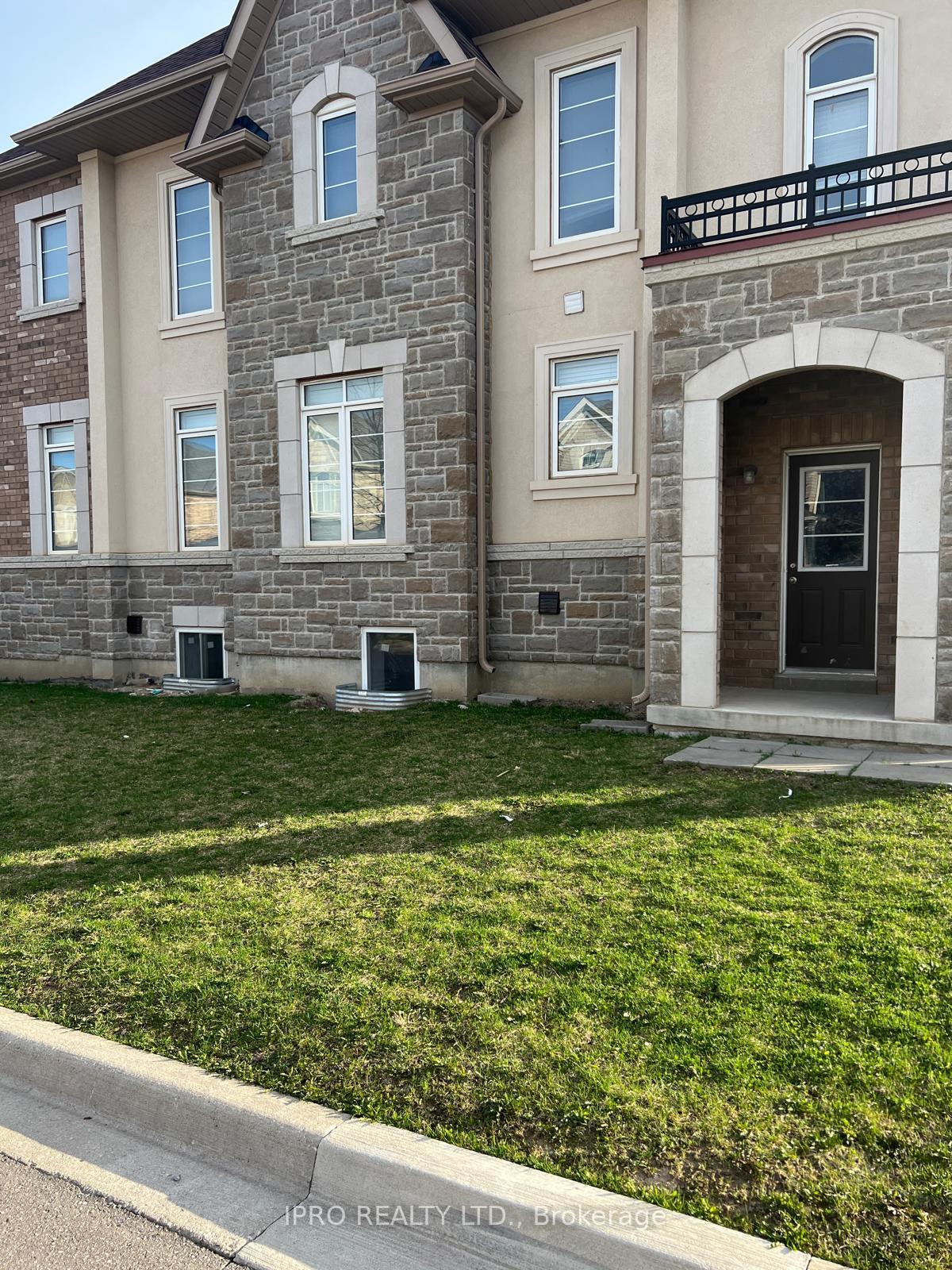 71-ivor-crescent-brampton-ontario-w12080116