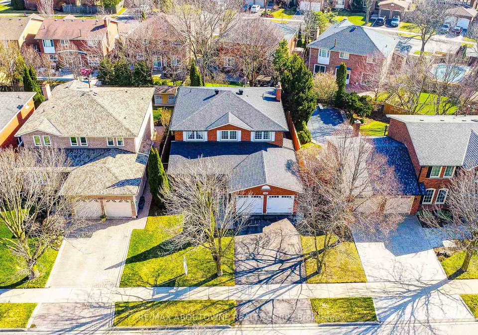 1400-greendale-terrace-oakville-ontario-w12081435
