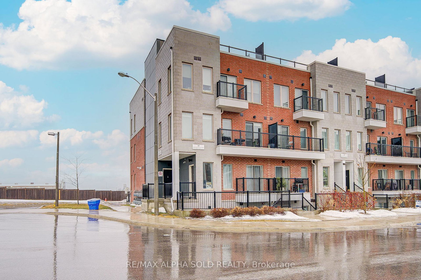39-john-perkins-bull-drive-york-ontario-w12086374