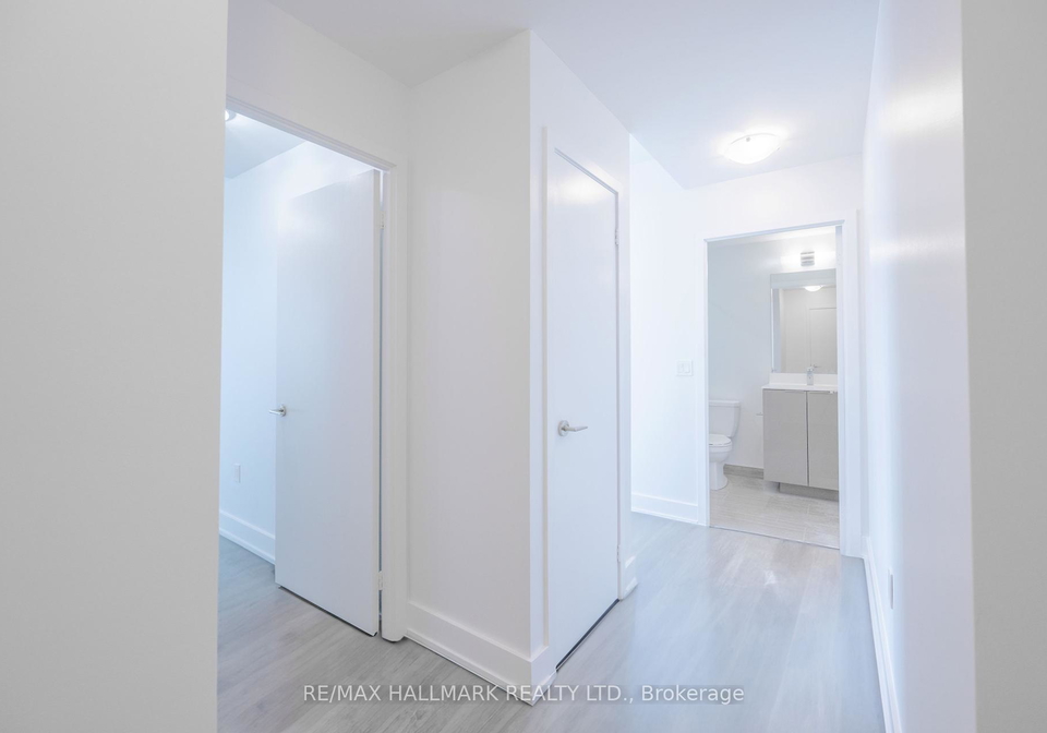 30-shore-breeze-drive-etobicoke-ontario-w12086459
