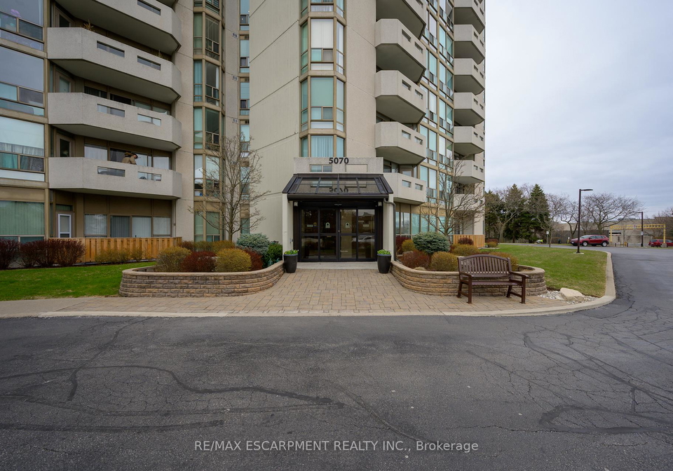 5070-pinedale-avenue-burlington-ontario-w12089779