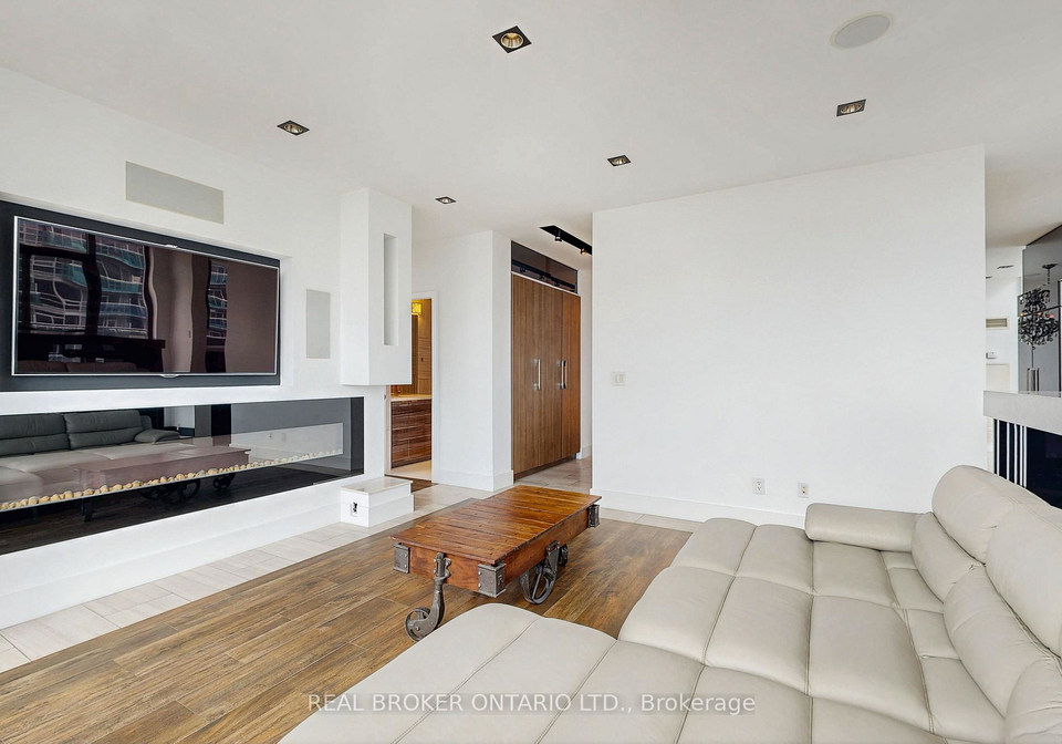 2121-lakeshore-boulevard-w-etobicoke-ontario-w12091765