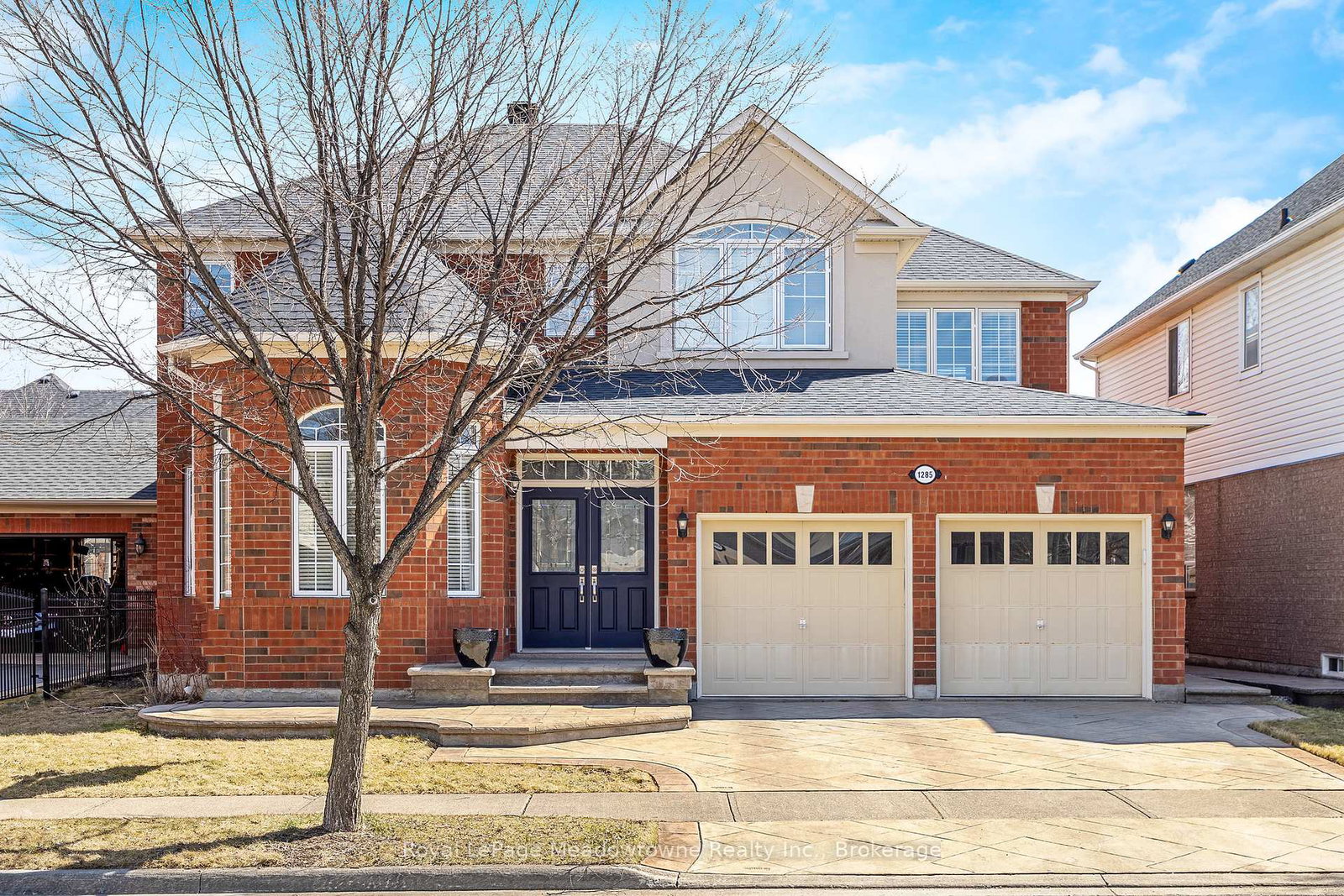 1285-christie-circle-milton-ontario-w12093053