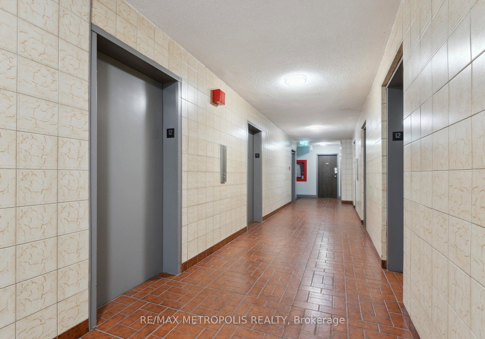 390-dixon-road-etobicoke-ontario-w12105133