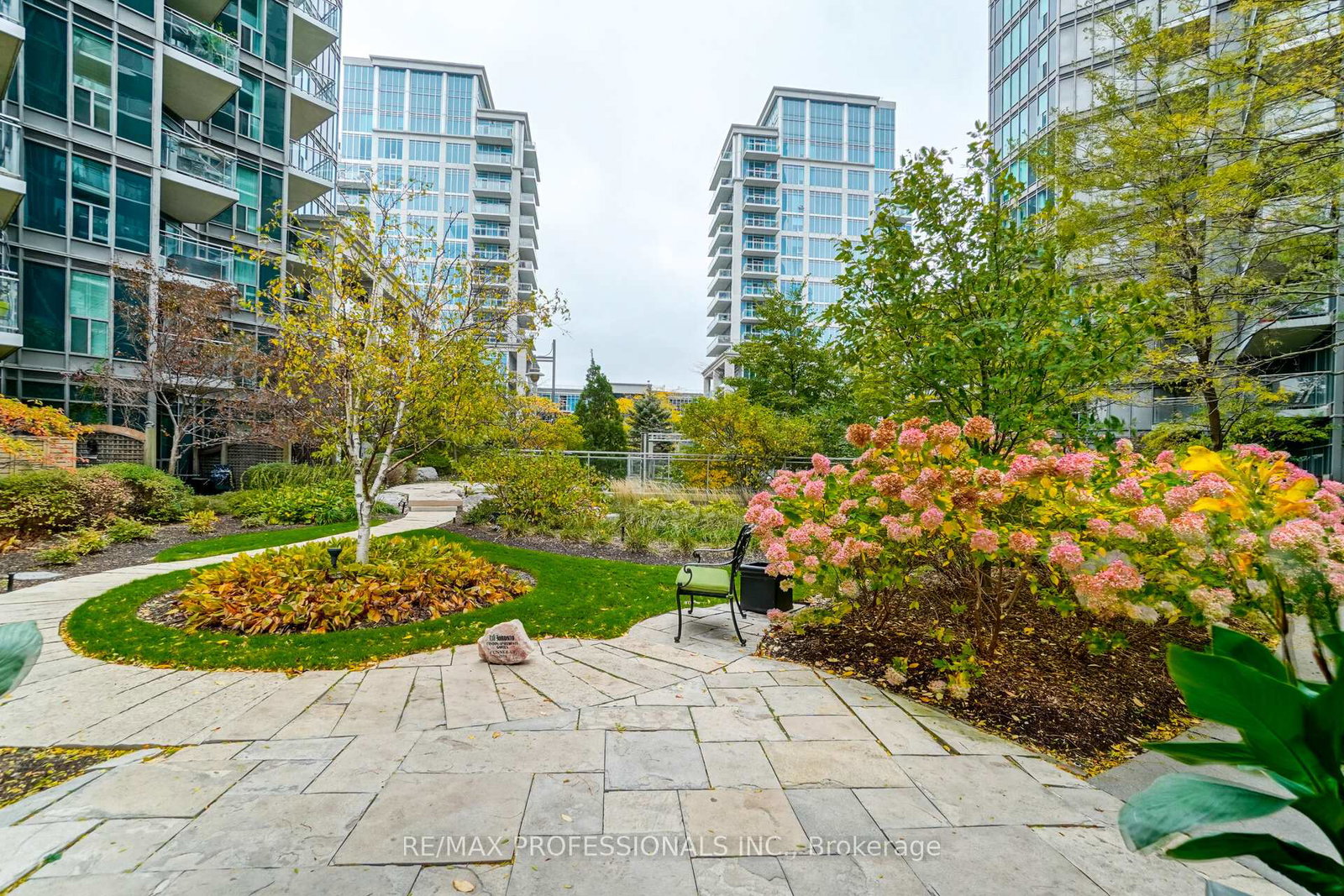 2121-lake-shore-boulevard-w-etobicoke-ontario-w12106279
